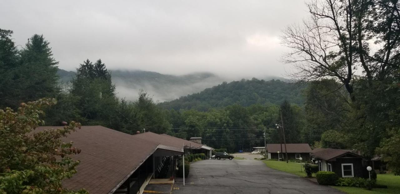 Tanglewood Motel And Log Cabins Maggie Valley Exterior foto