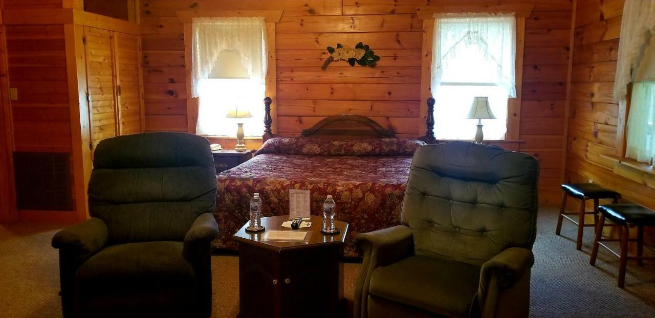 Tanglewood Motel And Log Cabins Maggie Valley Exterior foto